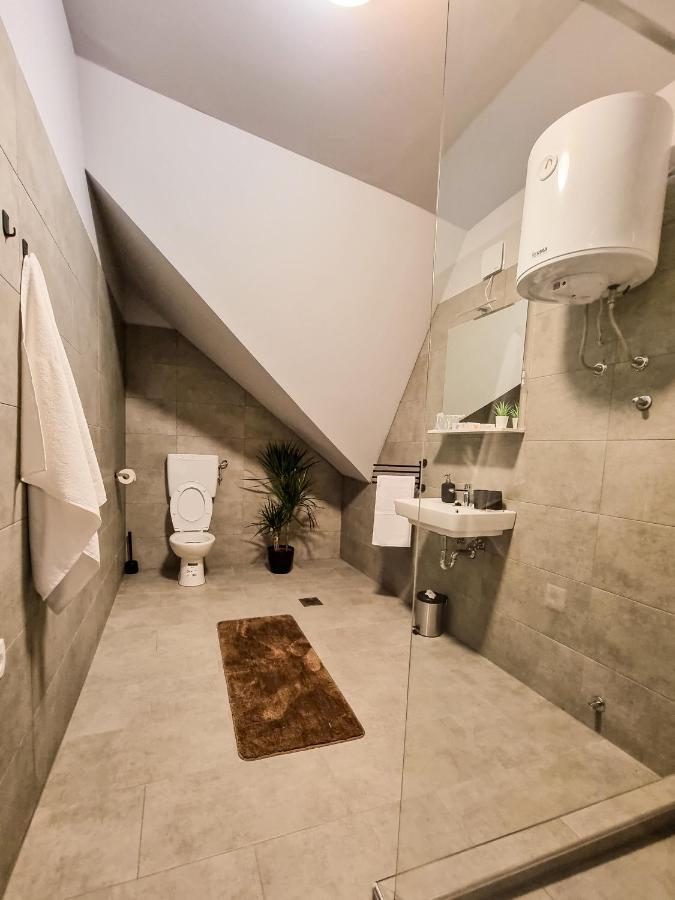 Xxl Rooms Осиек Екстериор снимка