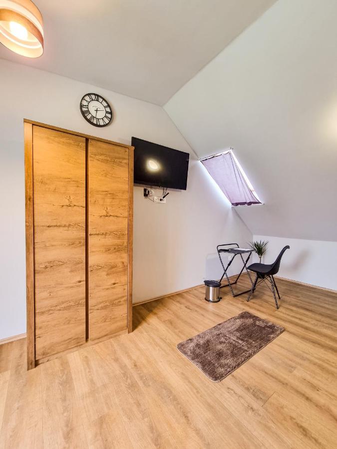 Xxl Rooms Осиек Екстериор снимка