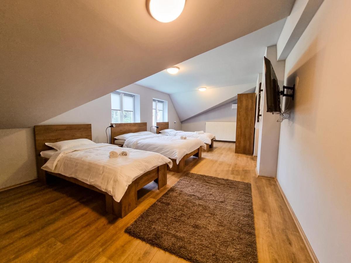 Xxl Rooms Осиек Екстериор снимка