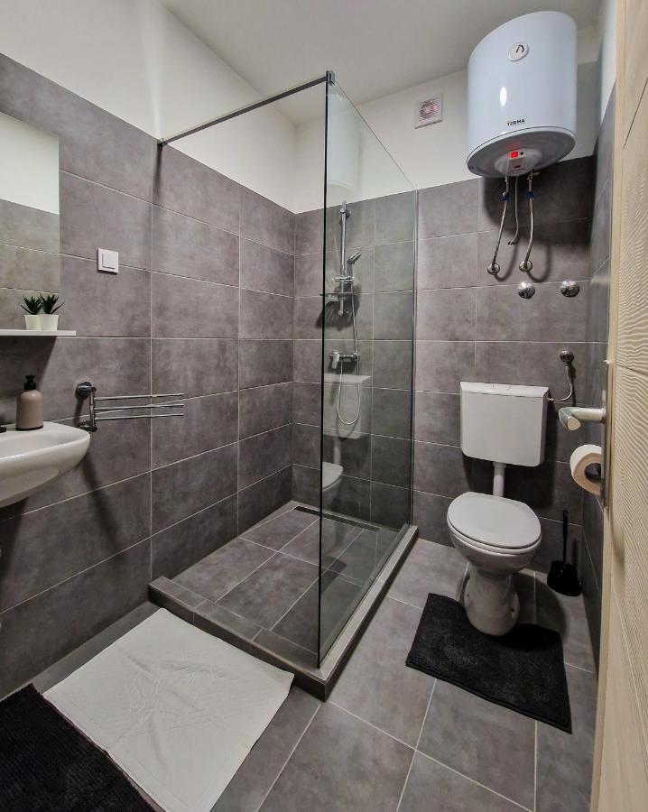 Xxl Rooms Осиек Екстериор снимка