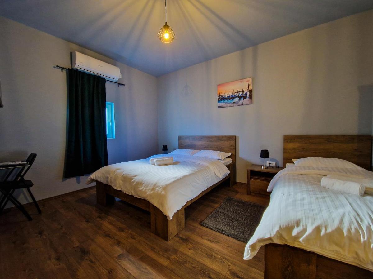 Xxl Rooms Осиек Екстериор снимка