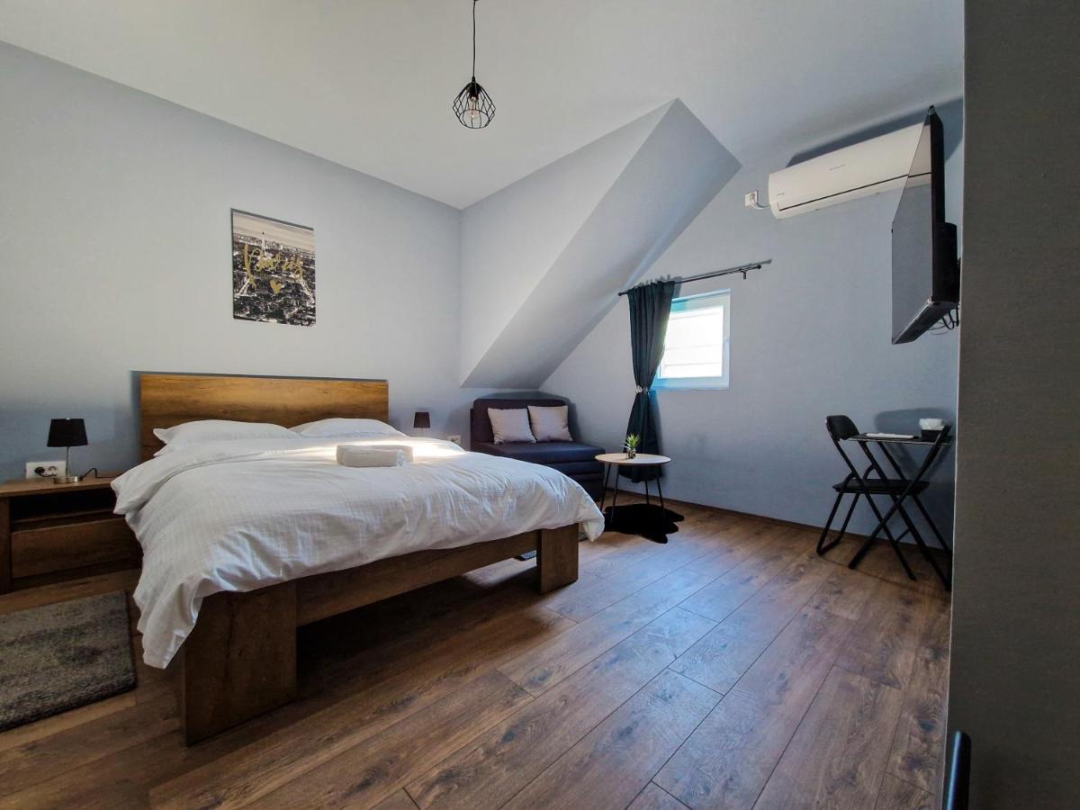 Xxl Rooms Осиек Екстериор снимка