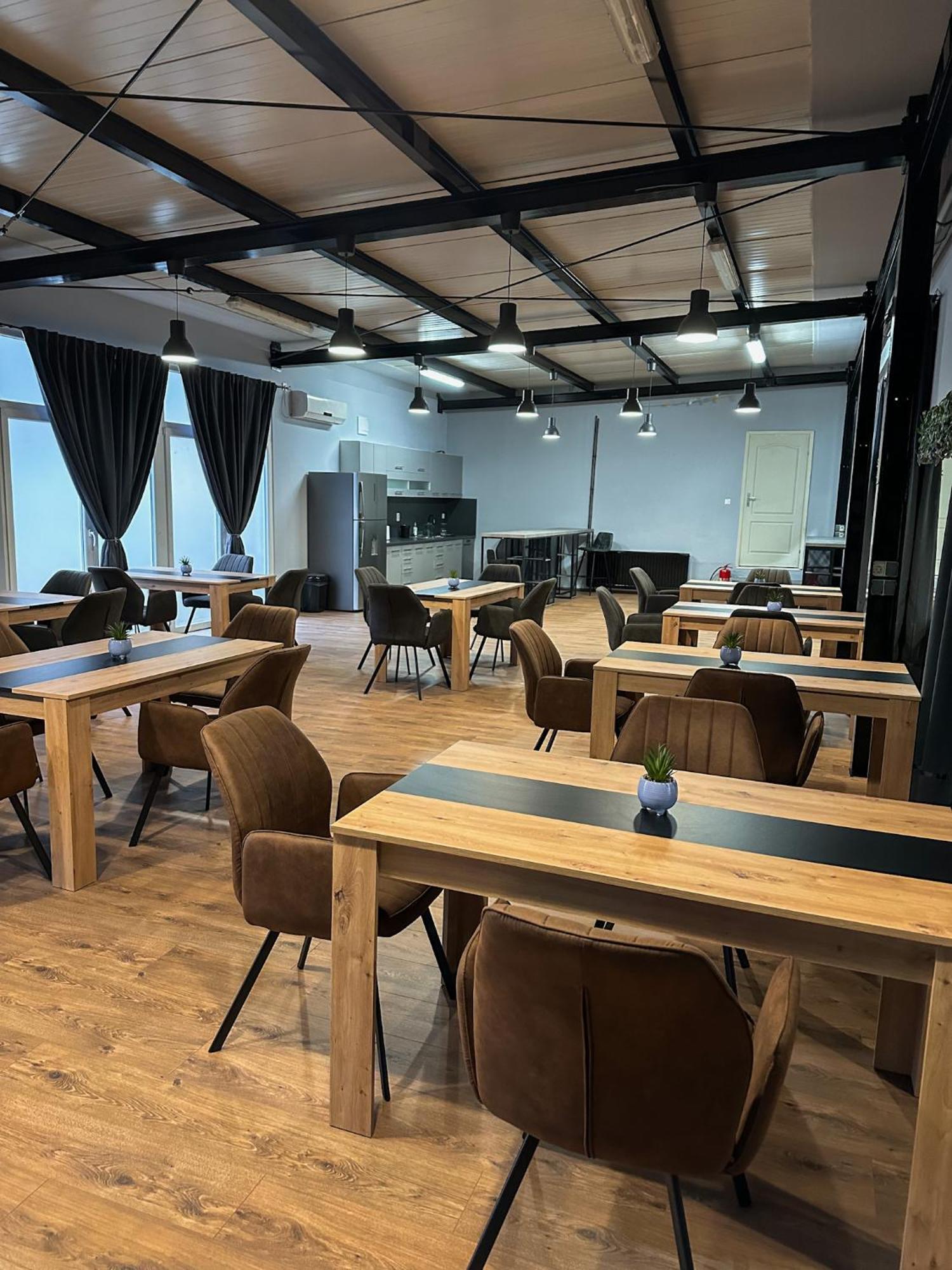 Xxl Rooms Осиек Екстериор снимка