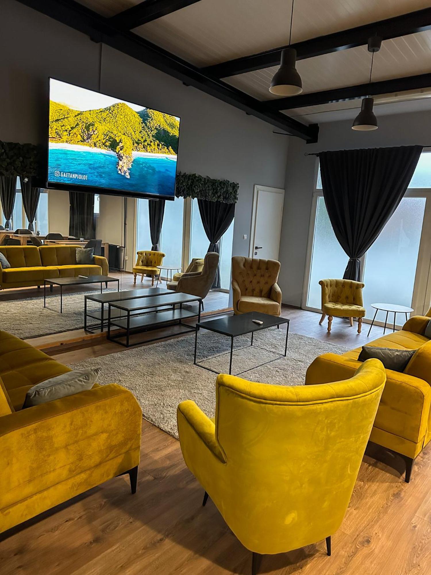 Xxl Rooms Осиек Екстериор снимка